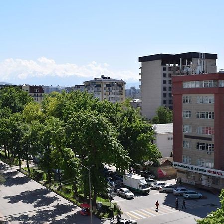 Studio Boutique Apartment Bishkek Exterior foto